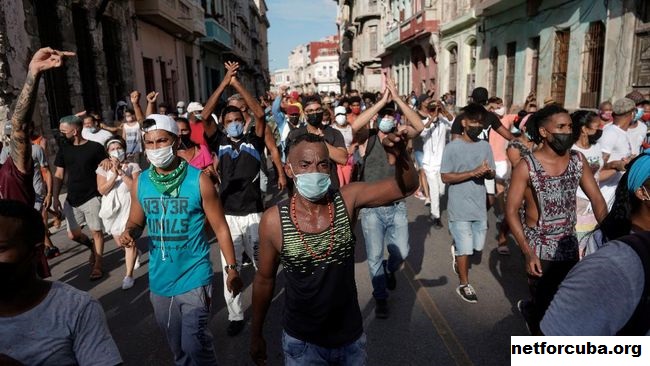 Kuba Menghadapi Protes Terbesar Sejak Revolusi
